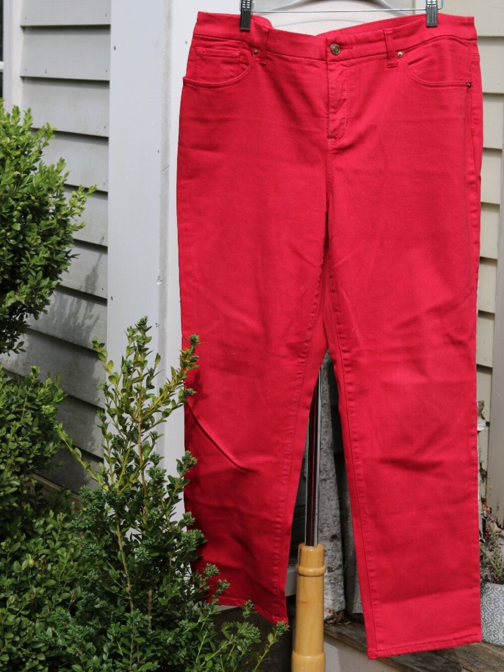 Chico's So Slimming Girlfriend Ankle Deep Red Stretch Pants Sz 2 (US 10/12)